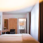 Uno Stuttgart 3* Großbettlingen