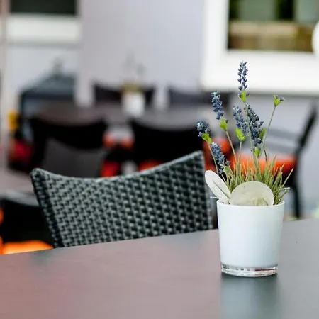 Hotel Stuttgart By Belvilla 3*