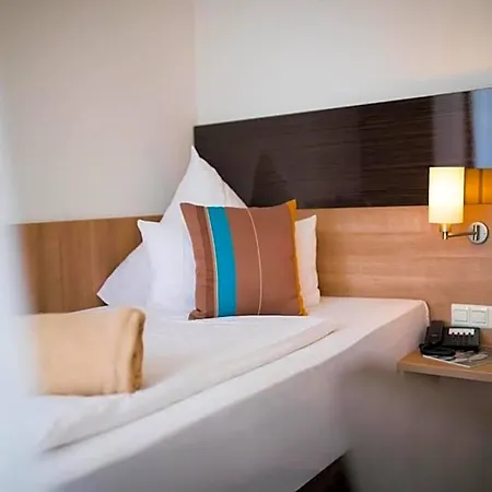Stuttgart By Belvilla Hotell Großbettlingen