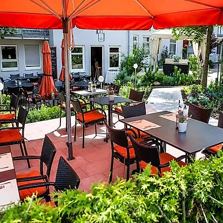 Hotell Stuttgart By Belvilla Großbettlingen