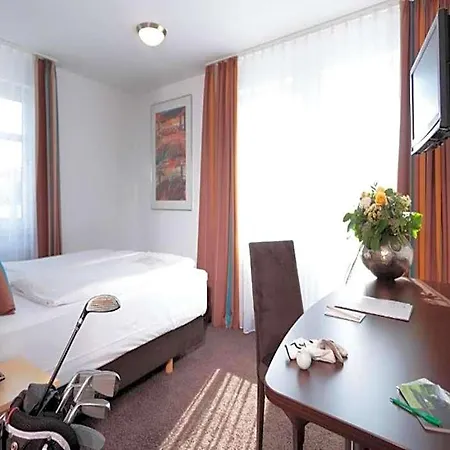 Stuttgart By Belvilla Hotell Großbettlingen