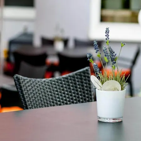 Hotel Stuttgart By Belvilla 3*