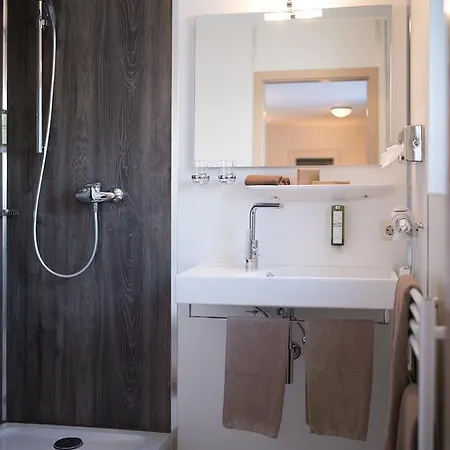 Uno Hotel Stuttgart Grossbettlingen 3*