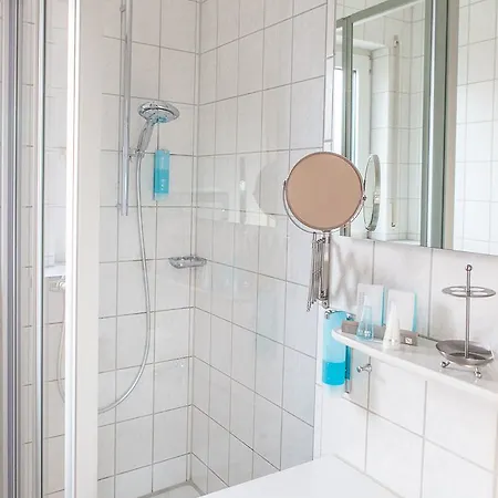 호텔 Uno Hotel Stuttgart Grossbettlingen 3*