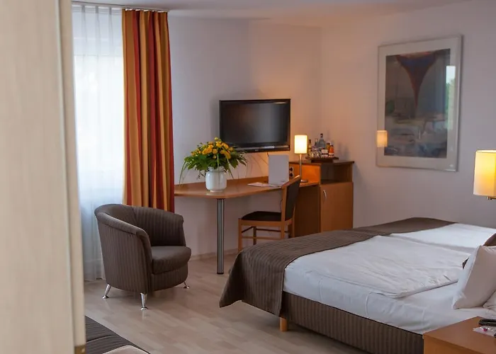 Uno Stuttgart Otel 3*