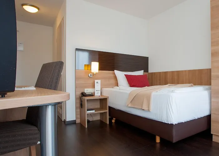 Uno Stuttgart 3* Großbettlingen